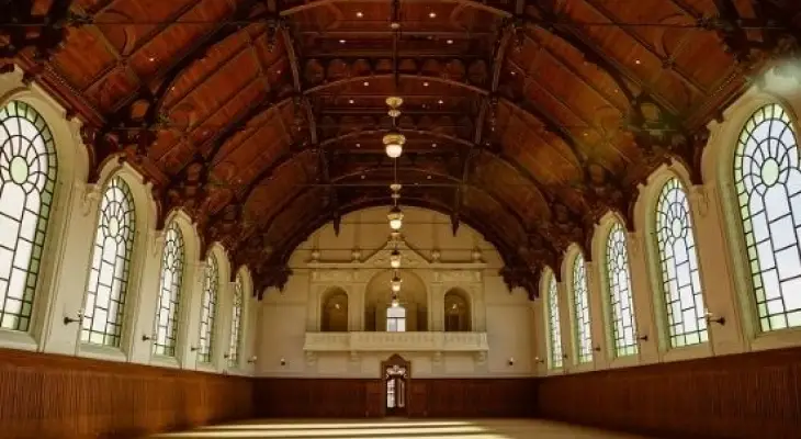 Zenei nyitány az újjászületett Lovardában - ingyenes koncert//minden jegy elkelt